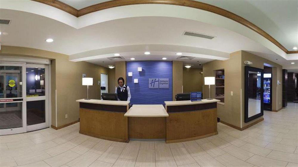 Holiday Inn Express & Suites Alexandria - Fort Belvoir By Ihg Extérieur photo