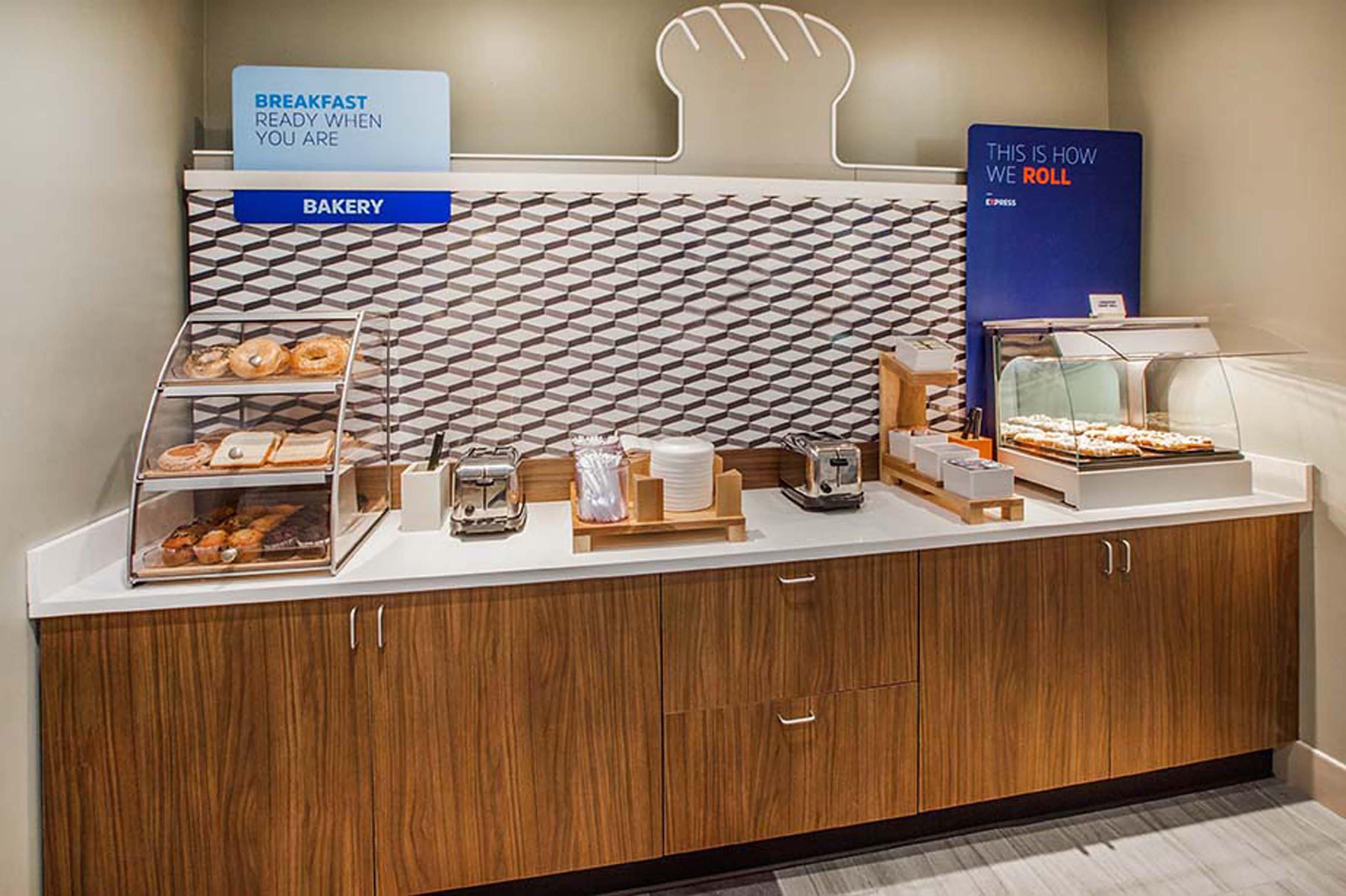Holiday Inn Express & Suites Alexandria - Fort Belvoir By Ihg Extérieur photo