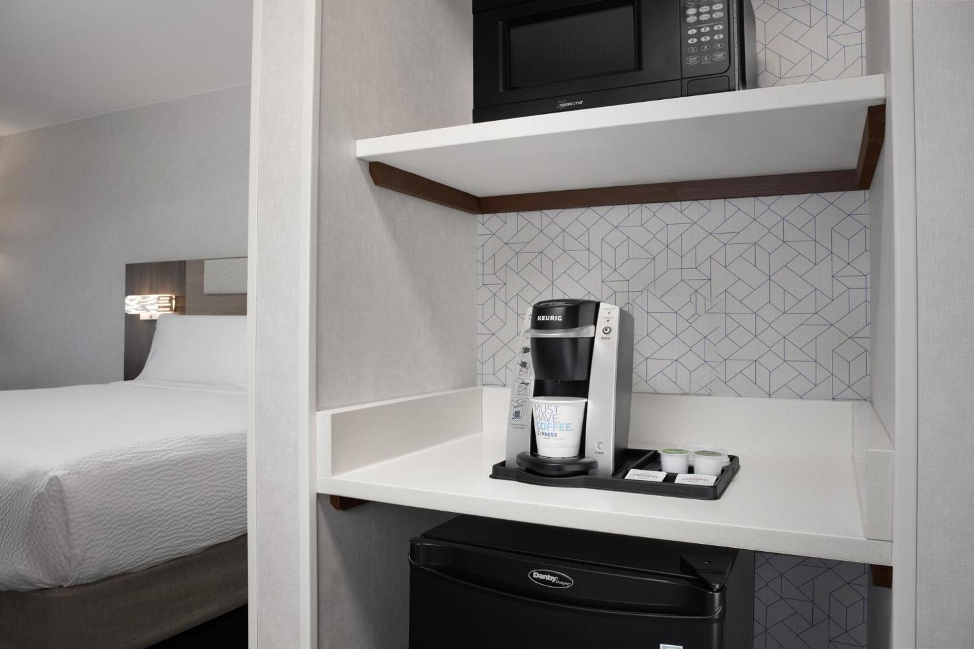 Holiday Inn Express & Suites Alexandria - Fort Belvoir By Ihg Extérieur photo