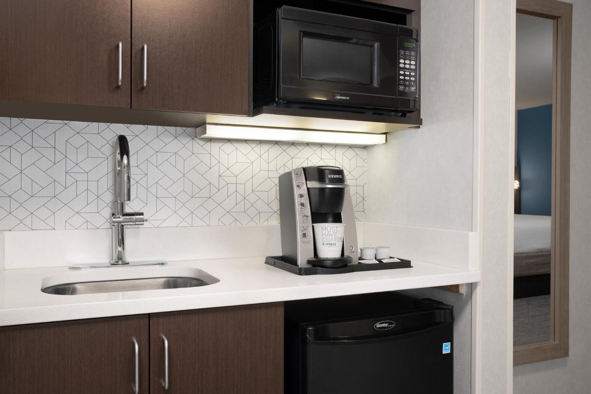 Holiday Inn Express & Suites Alexandria - Fort Belvoir By Ihg Extérieur photo