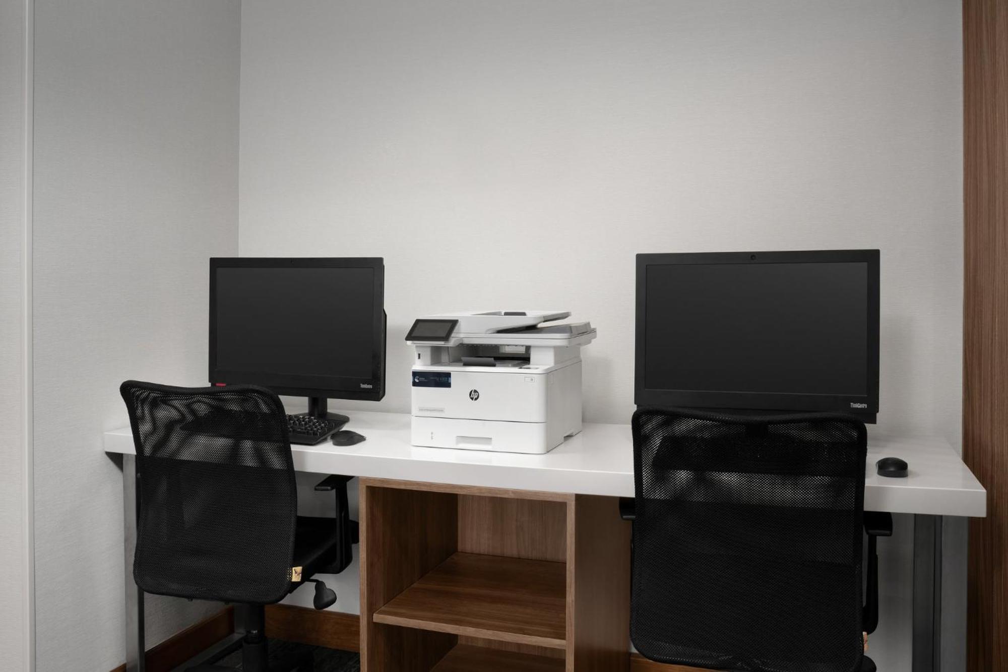 Holiday Inn Express & Suites Alexandria - Fort Belvoir By Ihg Extérieur photo